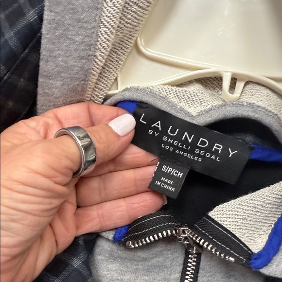 ❄️Laundry By Shelli Segal Black and Gray Plaid Jacket - Picture 3 of 3